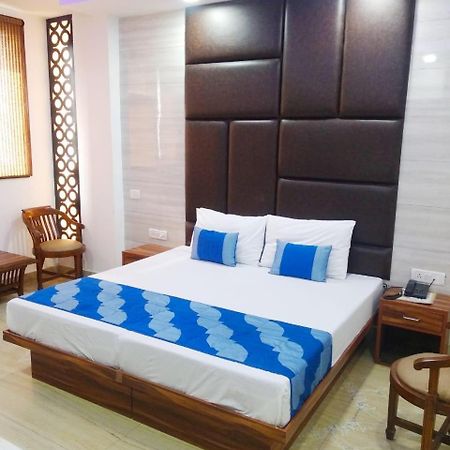 Hotel Spb 87 Near Karol Bagh Metro Station Delhi מראה חיצוני תמונה