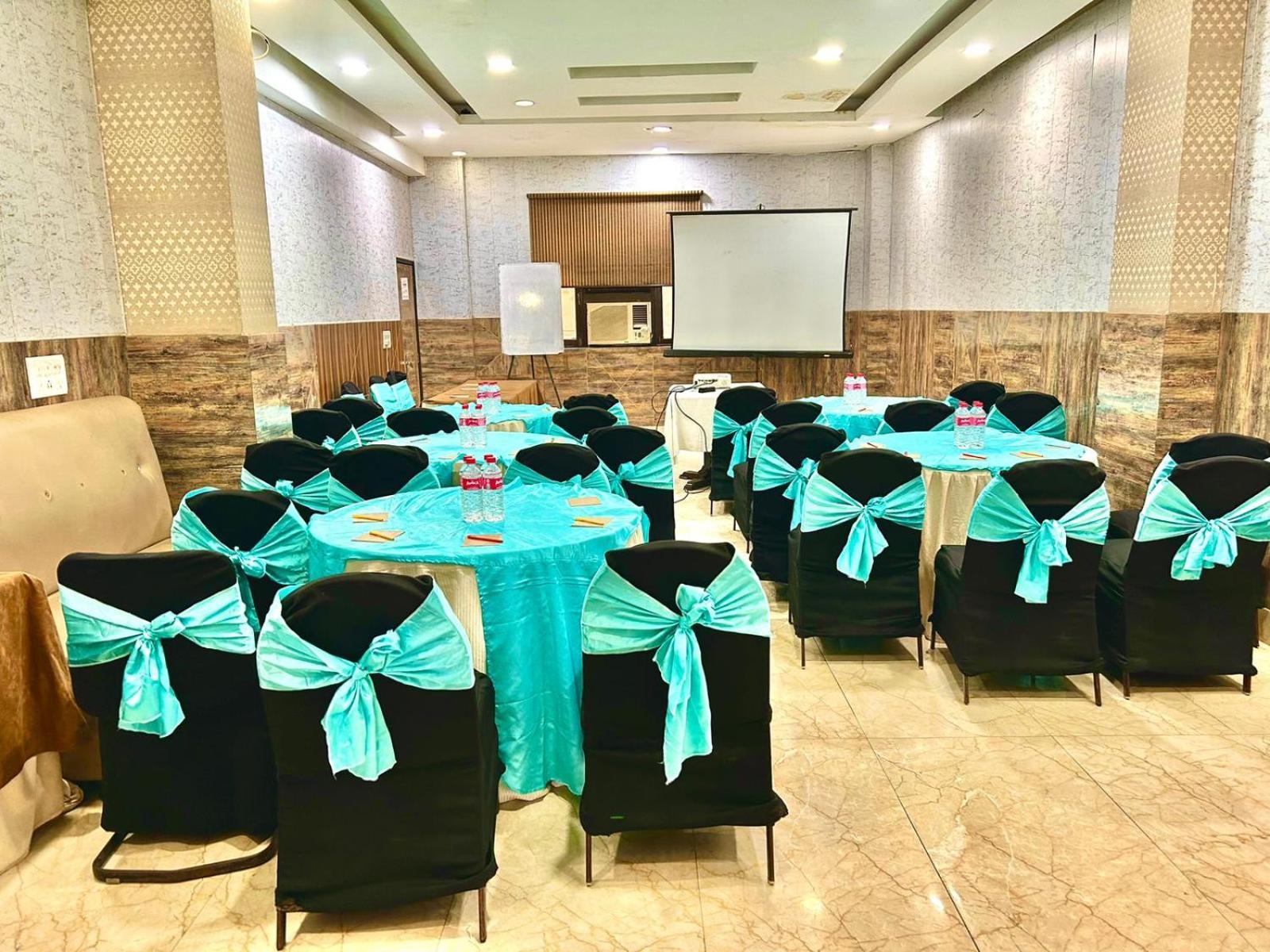 Hotel Spb 87 Near Karol Bagh Metro Station Delhi מראה חיצוני תמונה