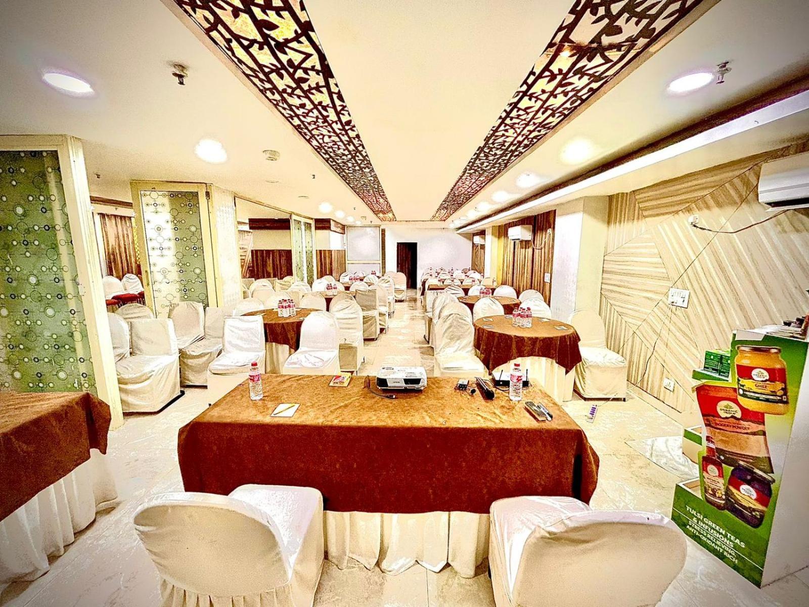Hotel Spb 87 Near Karol Bagh Metro Station Delhi מראה חיצוני תמונה