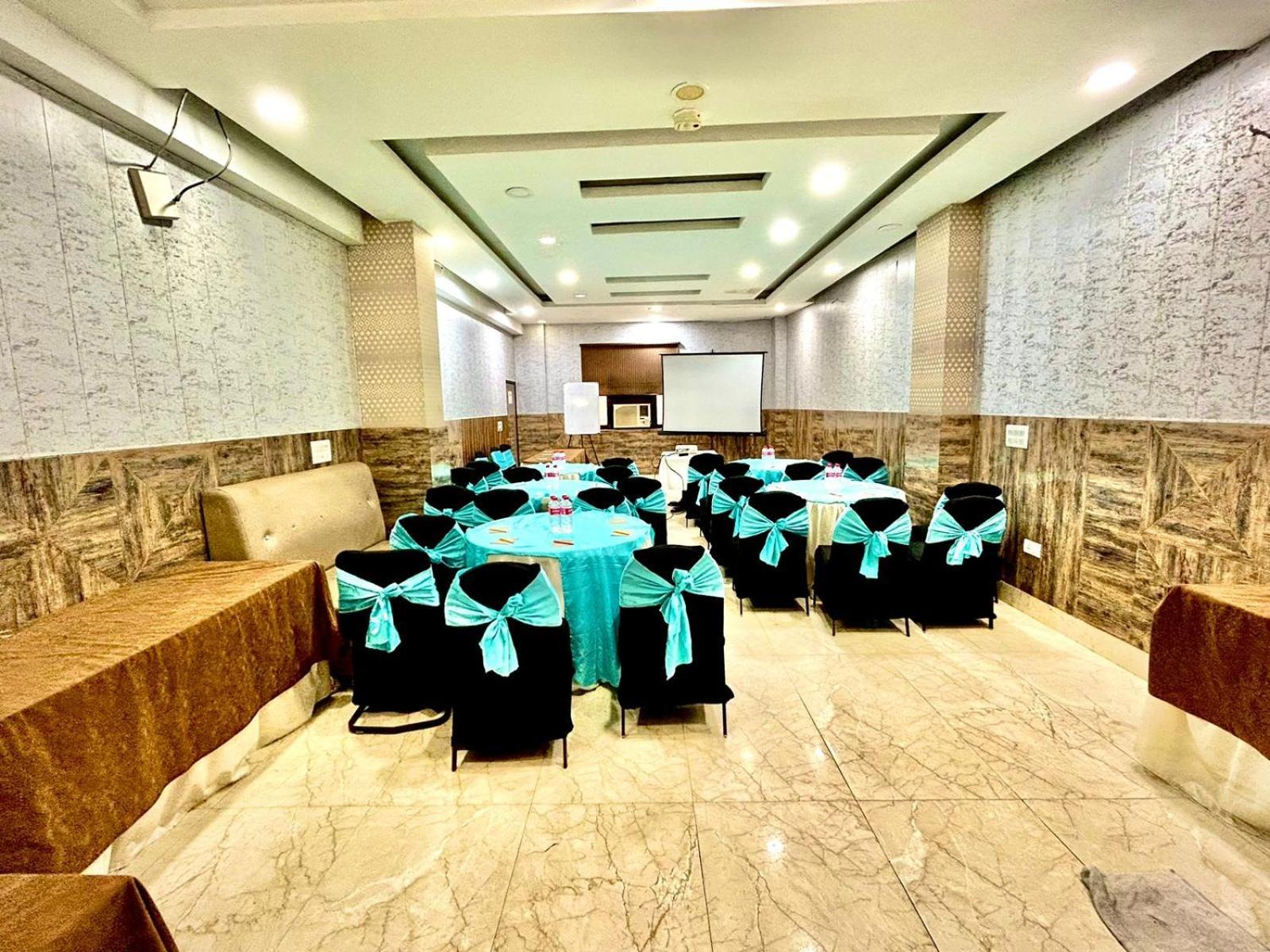 Hotel Spb 87 Near Karol Bagh Metro Station Delhi מראה חיצוני תמונה