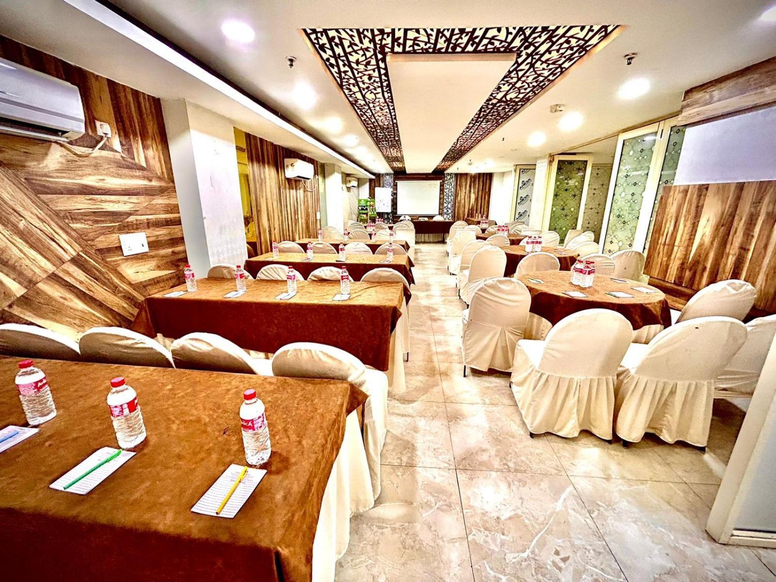 Hotel Spb 87 Near Karol Bagh Metro Station Delhi מראה חיצוני תמונה