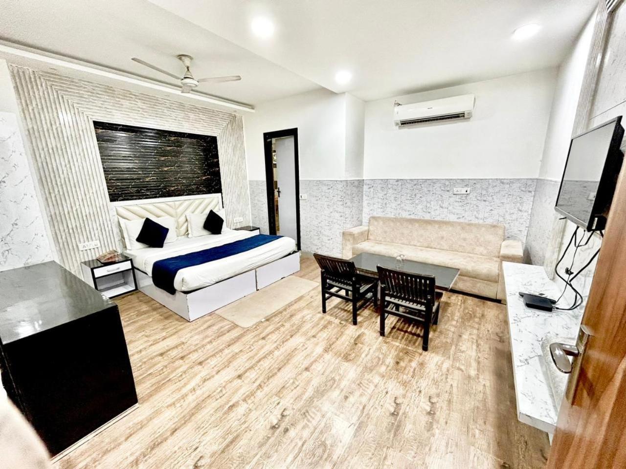 Hotel Spb 87 Near Karol Bagh Metro Station Delhi מראה חיצוני תמונה