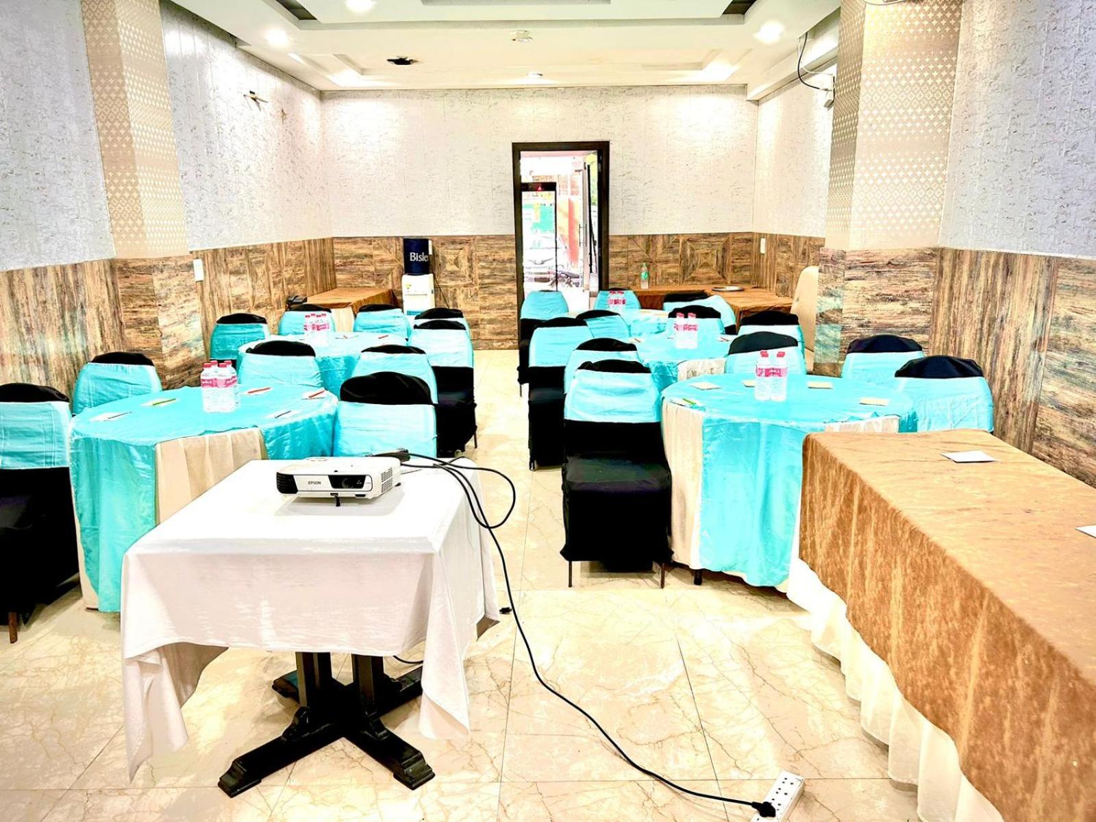 Hotel Spb 87 Near Karol Bagh Metro Station Delhi מראה חיצוני תמונה