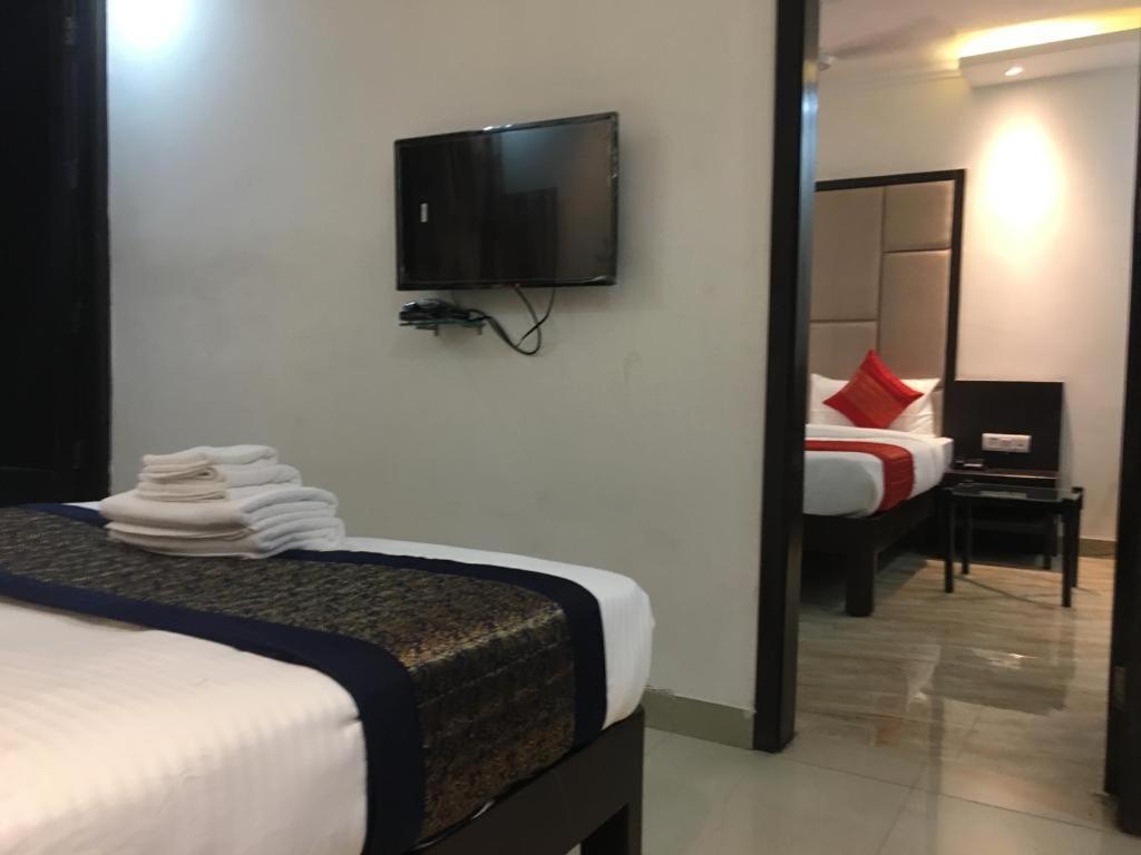 Hotel Spb 87 Near Karol Bagh Metro Station Delhi מראה חיצוני תמונה