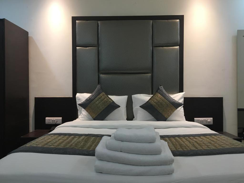 Hotel Spb 87 Near Karol Bagh Metro Station Delhi מראה חיצוני תמונה