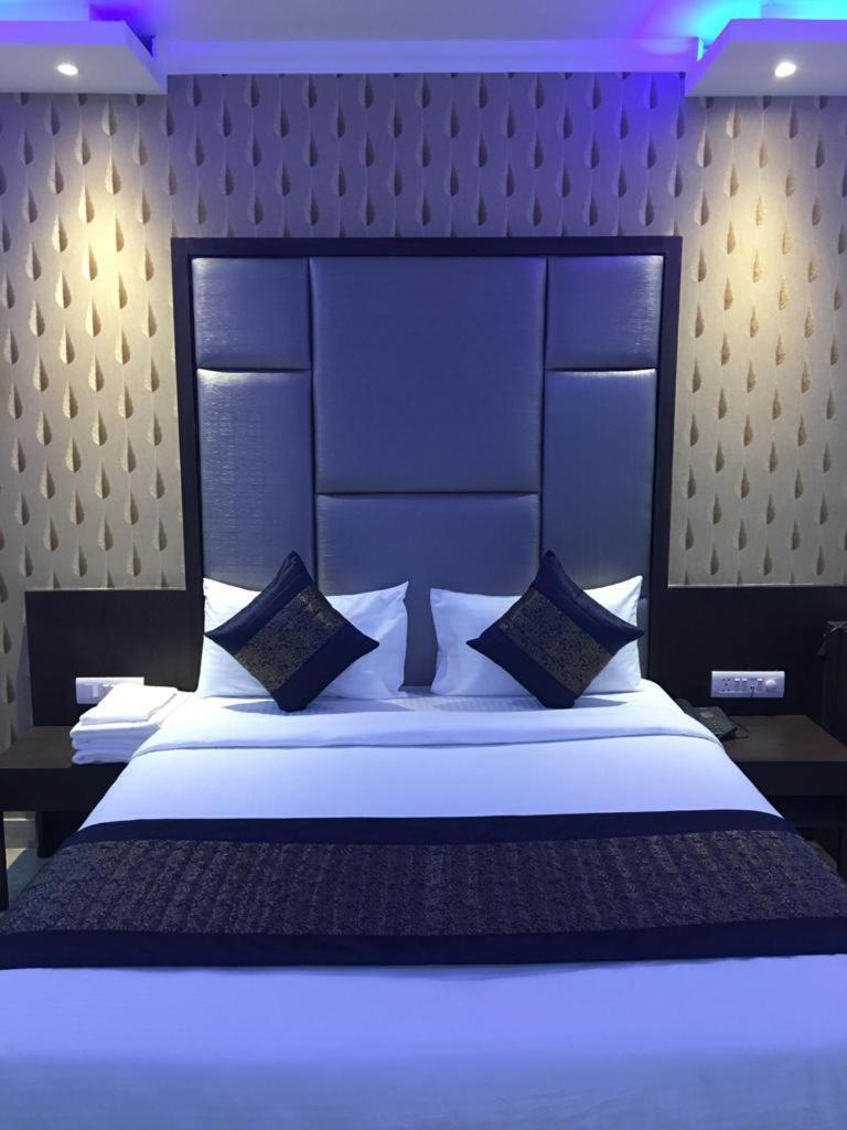 Hotel Spb 87 Near Karol Bagh Metro Station Delhi מראה חיצוני תמונה