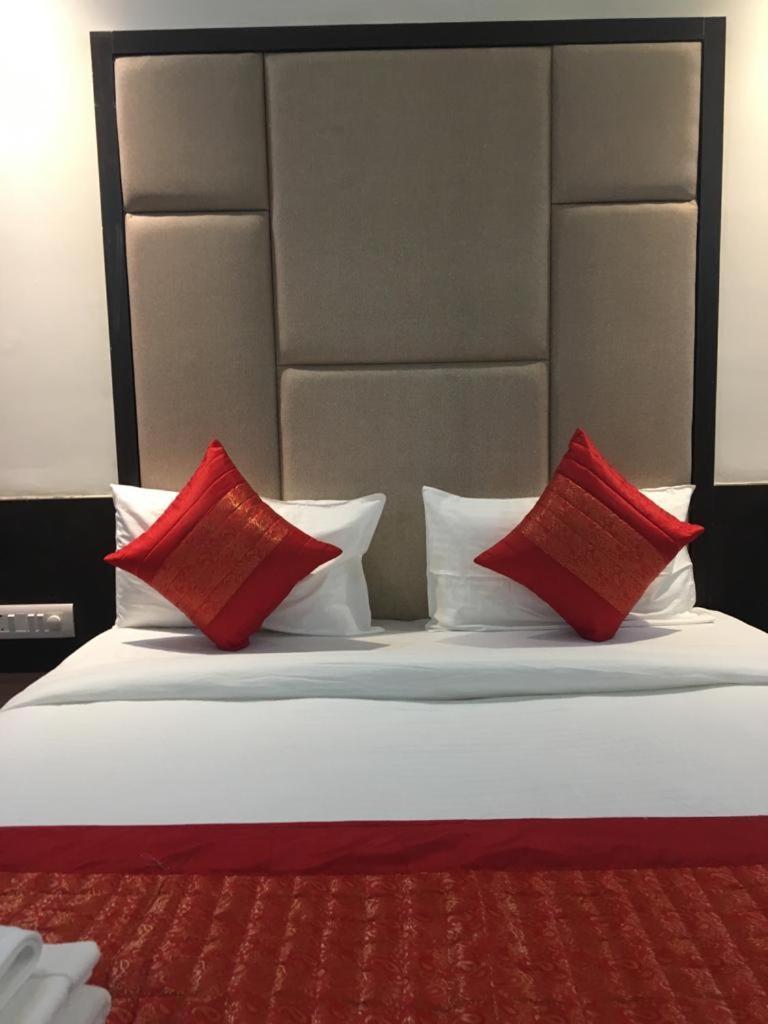 Hotel Spb 87 Near Karol Bagh Metro Station Delhi מראה חיצוני תמונה