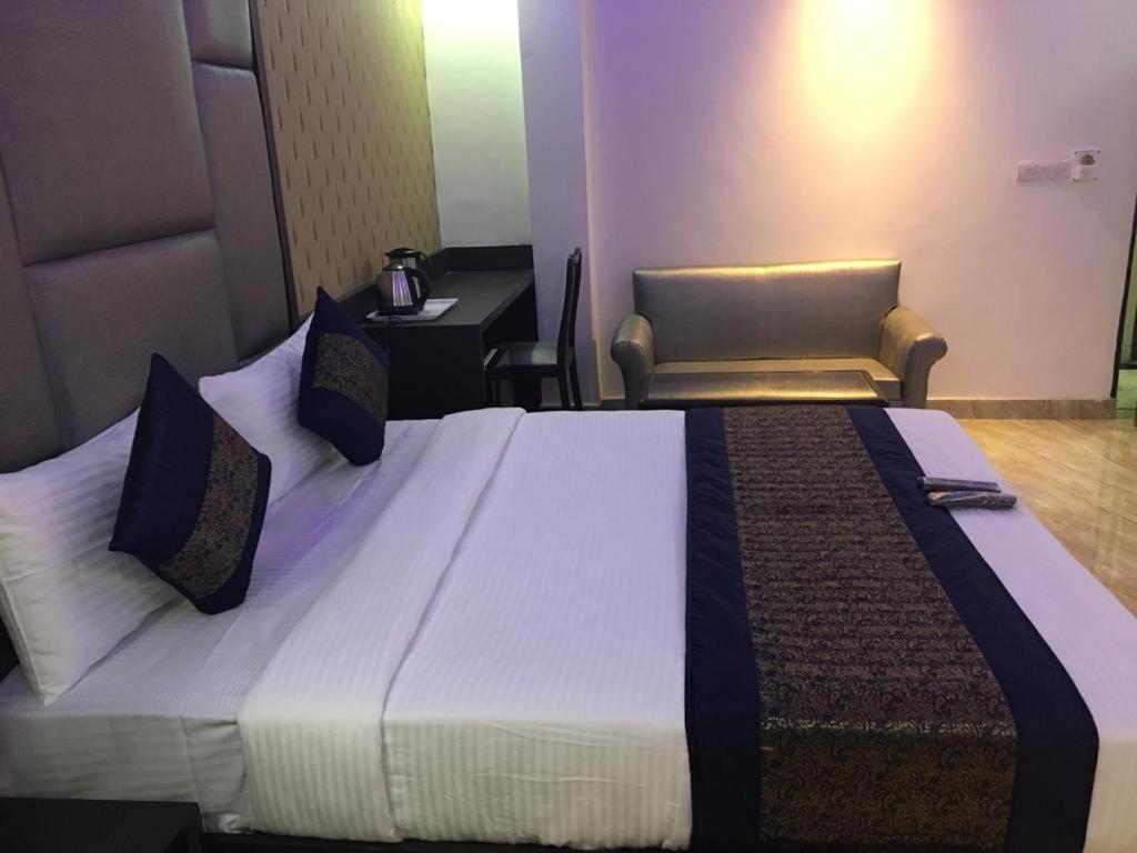 Hotel Spb 87 Near Karol Bagh Metro Station Delhi מראה חיצוני תמונה