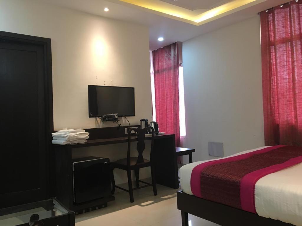 Hotel Spb 87 Near Karol Bagh Metro Station Delhi מראה חיצוני תמונה